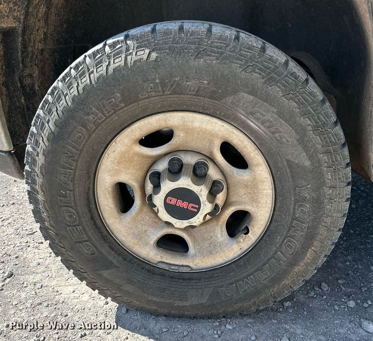 image for item KX9742 2009 GMC Sierra 3500HD  utility bed pickup truck