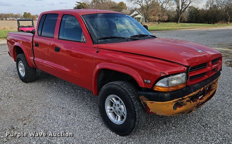 image for item LB9584 2000 Dodge Dakota  Quad Cab pickup truck
