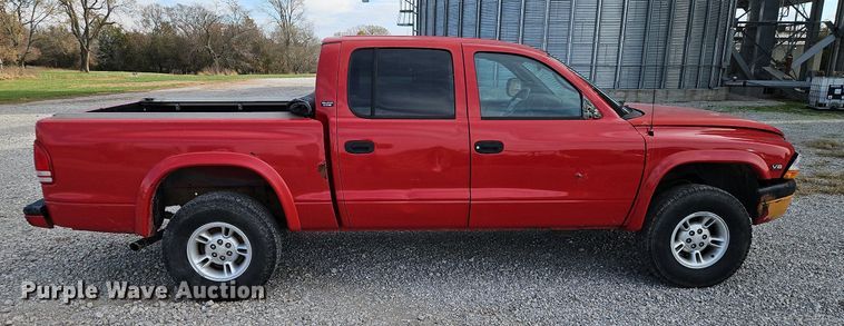 image for item LB9584 2000 Dodge Dakota  Quad Cab pickup truck