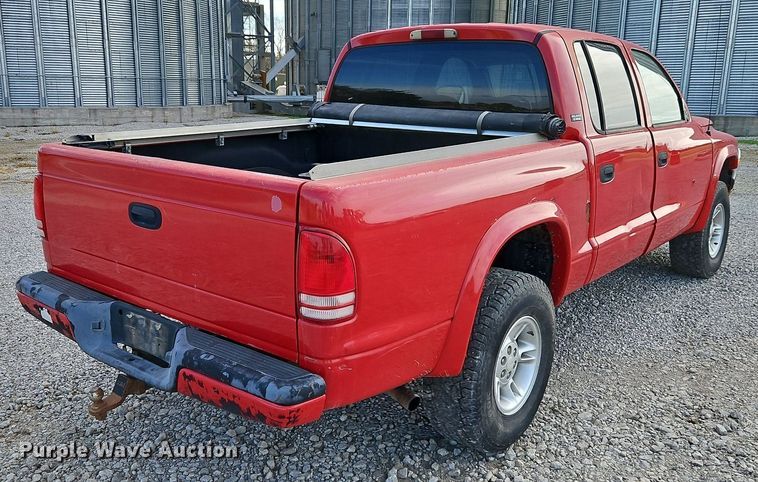 image for item LB9584 2000 Dodge Dakota  Quad Cab pickup truck