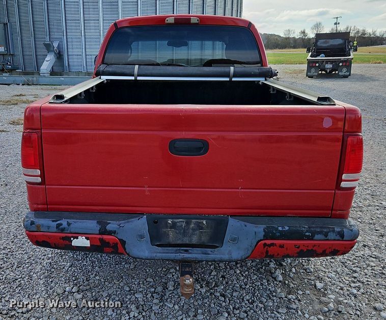 image for item LB9584 2000 Dodge Dakota  Quad Cab pickup truck