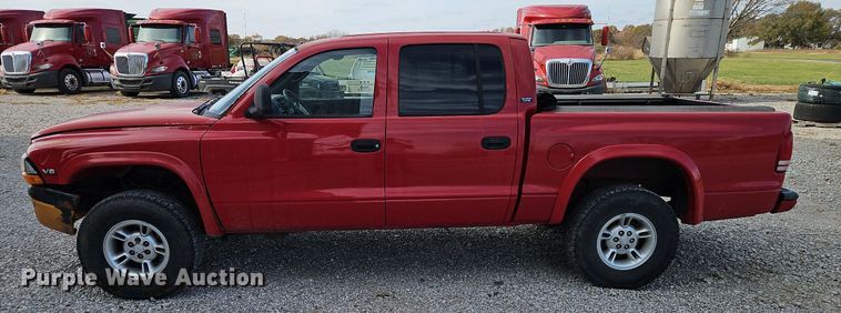 image for item LB9584 2000 Dodge Dakota  Quad Cab pickup truck