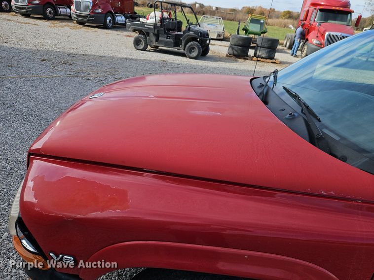 image for item LB9584 2000 Dodge Dakota  Quad Cab pickup truck