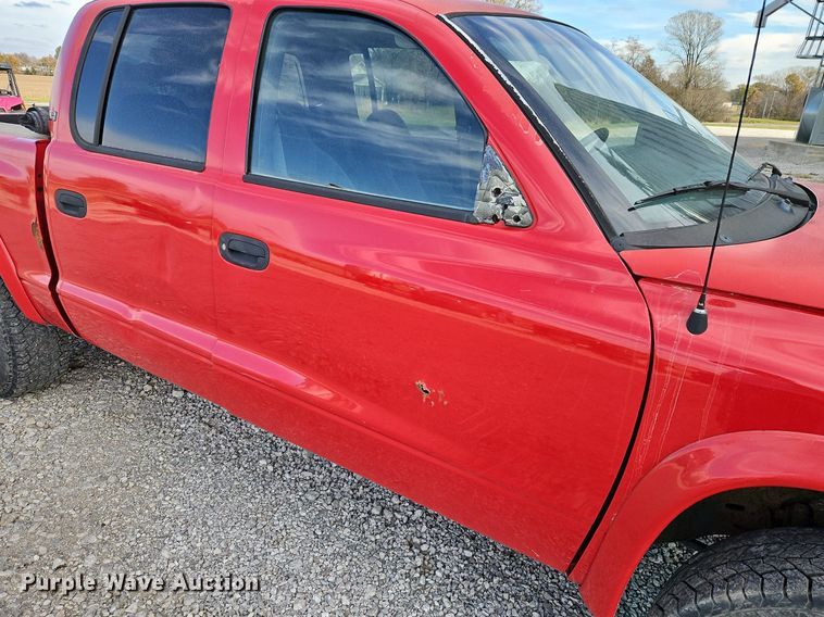 image for item LB9584 2000 Dodge Dakota  Quad Cab pickup truck