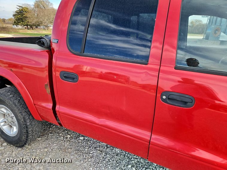 image for item LB9584 2000 Dodge Dakota  Quad Cab pickup truck
