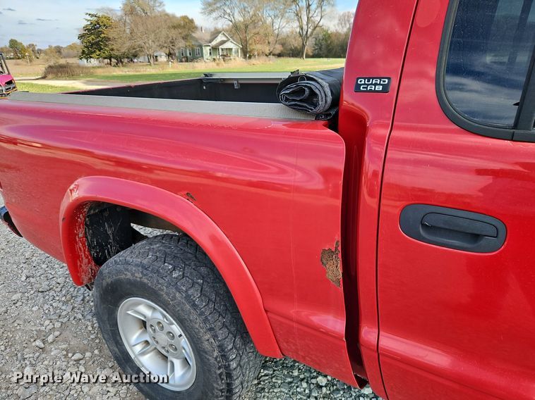 image for item LB9584 2000 Dodge Dakota  Quad Cab pickup truck