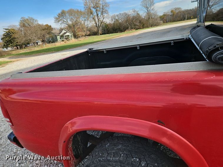 image for item LB9584 2000 Dodge Dakota  Quad Cab pickup truck