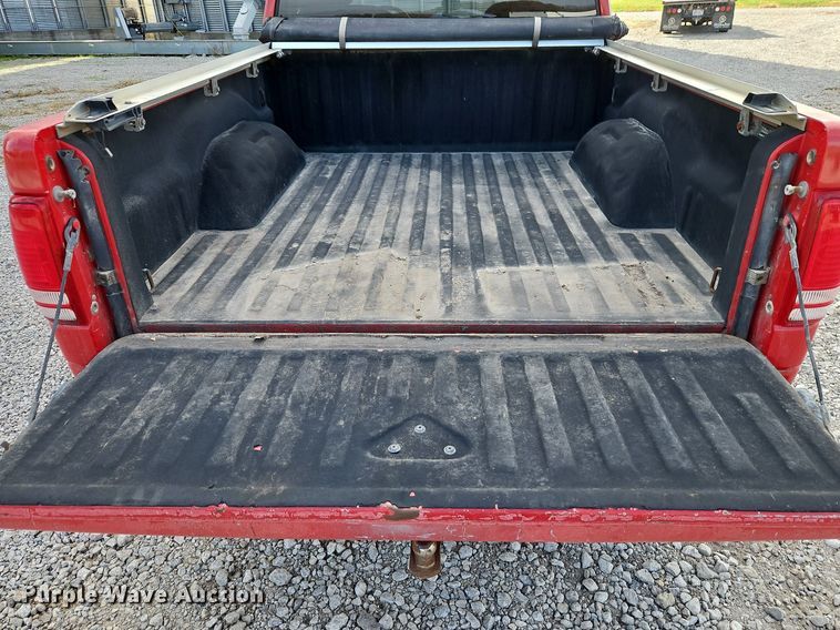 image for item LB9584 2000 Dodge Dakota  Quad Cab pickup truck