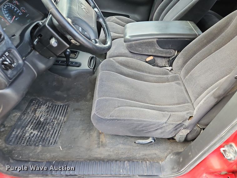 image for item LB9584 2000 Dodge Dakota  Quad Cab pickup truck