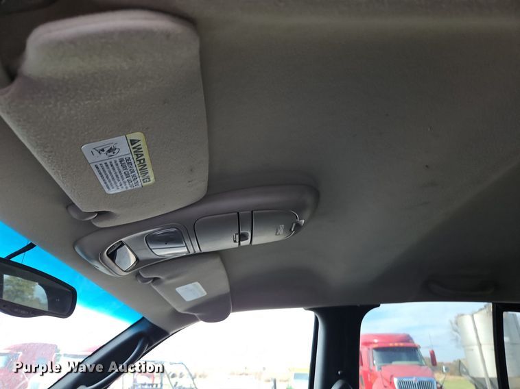 image for item LB9584 2000 Dodge Dakota  Quad Cab pickup truck