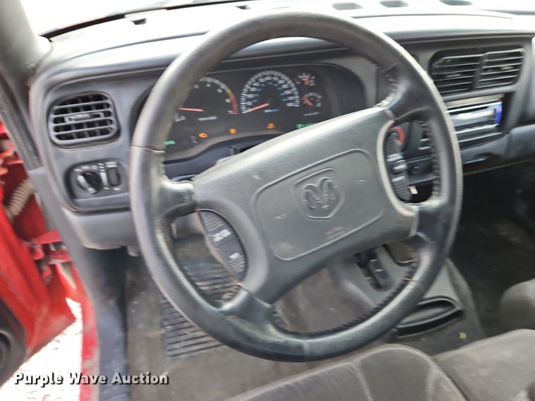 image for item LB9584 2000 Dodge Dakota  Quad Cab pickup truck