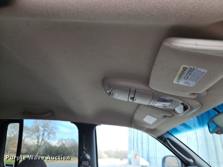 image for item LB9584 2000 Dodge Dakota  Quad Cab pickup truck