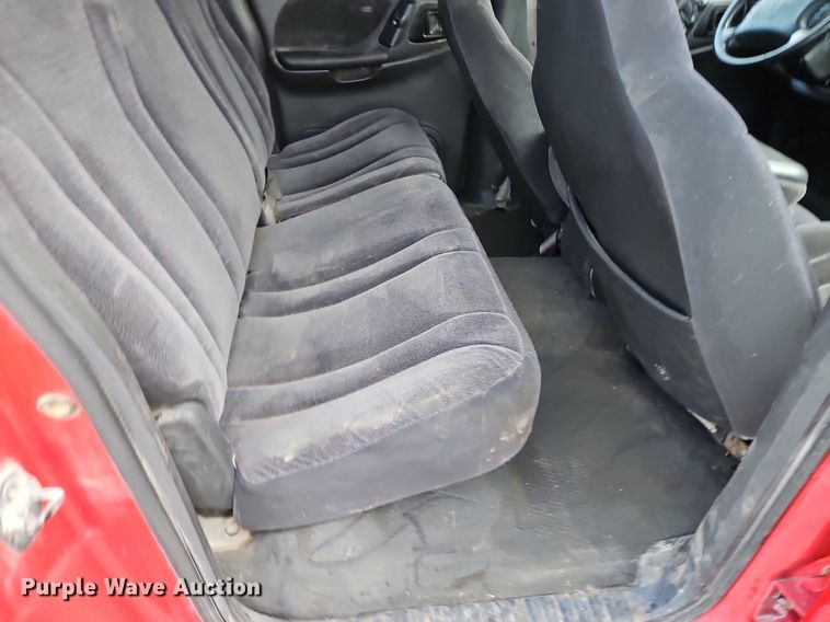 image for item LB9584 2000 Dodge Dakota  Quad Cab pickup truck