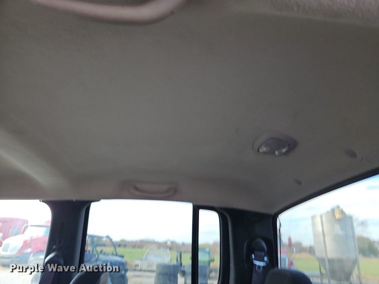 image for item LB9584 2000 Dodge Dakota  Quad Cab pickup truck