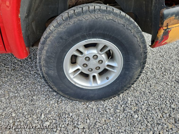 image for item LB9584 2000 Dodge Dakota  Quad Cab pickup truck