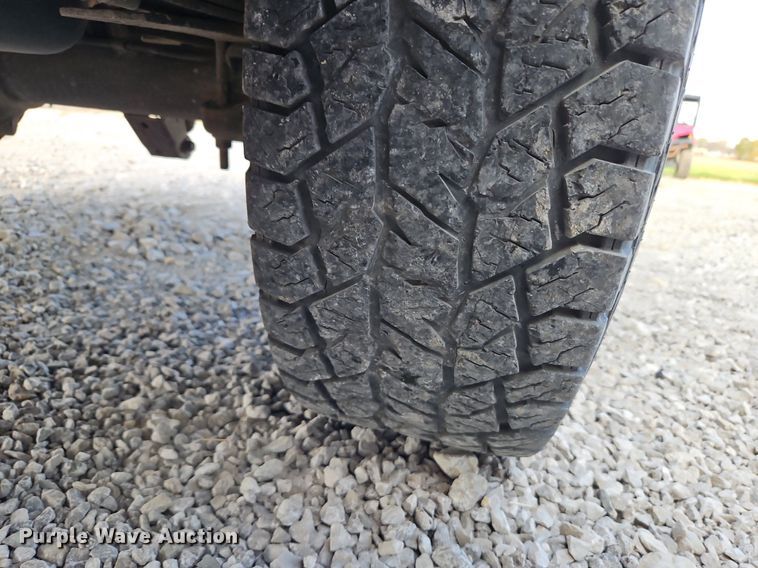 image for item LB9584 2000 Dodge Dakota  Quad Cab pickup truck