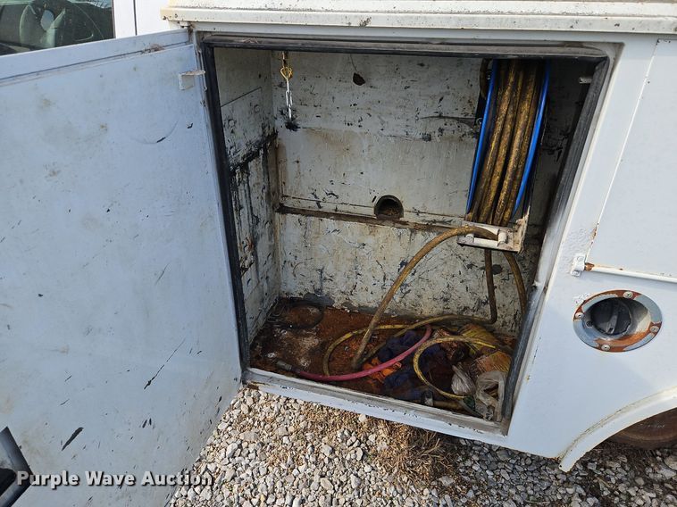 image for item LB9585 2005 GMC 3500  utility bed pickup truck