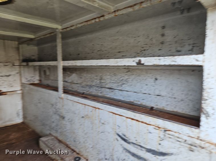 image for item LB9585 2005 GMC 3500  utility bed pickup truck