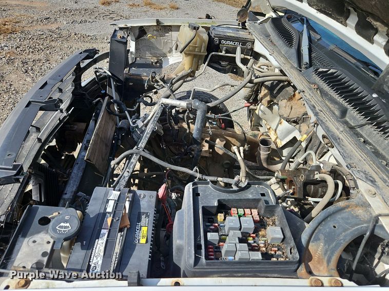 image for item LB9585 2005 GMC 3500  utility bed pickup truck