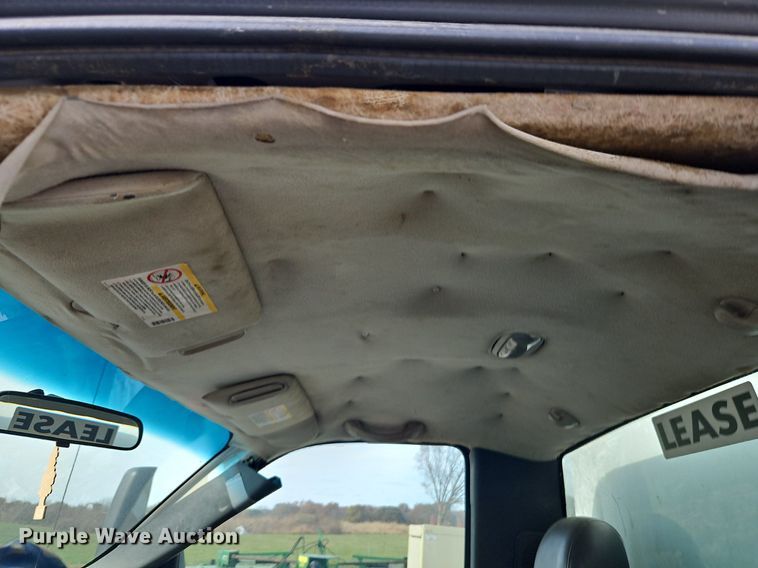 image for item LB9585 2005 GMC 3500  utility bed pickup truck