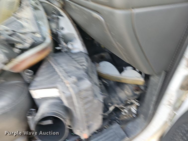 image for item LB9585 2005 GMC 3500  utility bed pickup truck