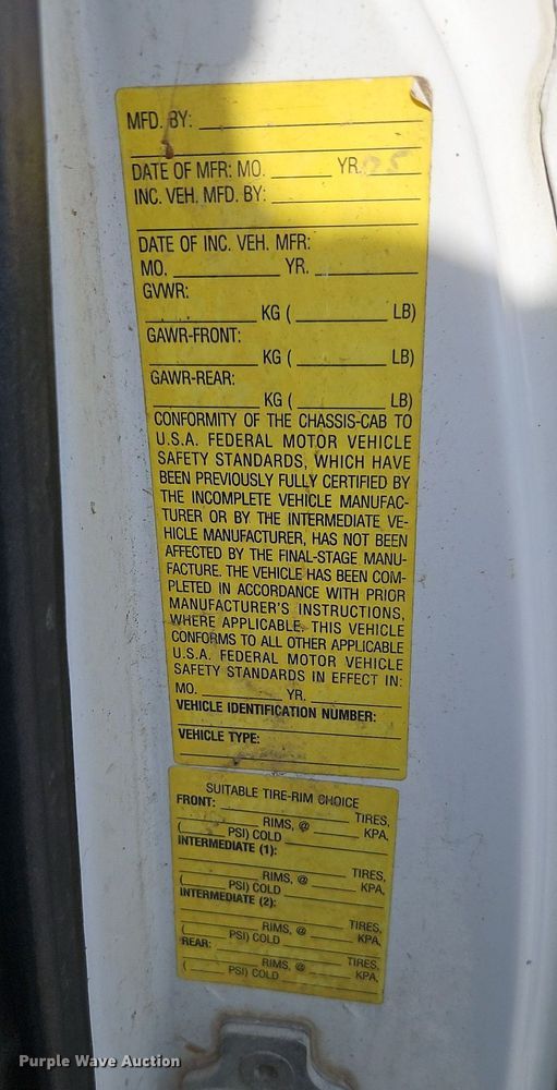 image for item LB9585 2005 GMC 3500  utility bed pickup truck