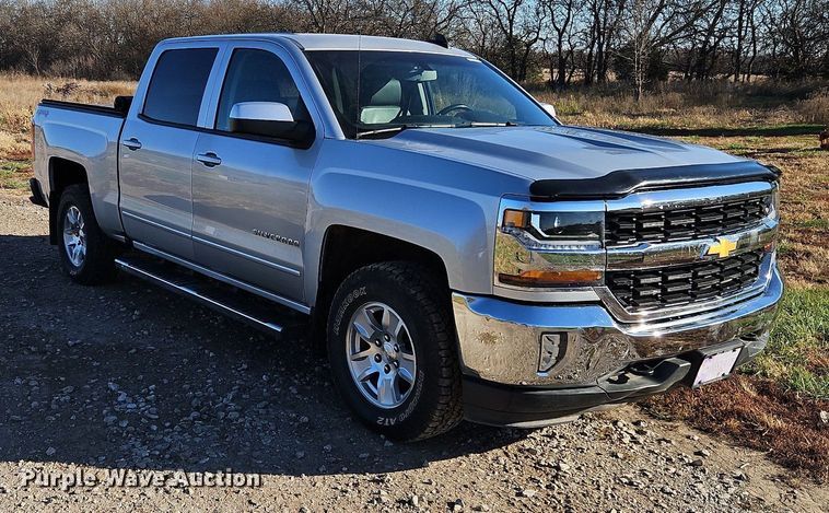 image for item LB9591 2017 Chevrolet Silverado 1500 LT  Crew Cab pickup truck