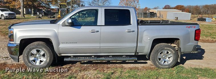 image for item LB9591 2017 Chevrolet Silverado 1500 LT  Crew Cab pickup truck