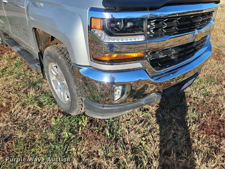 image for item LB9591 2017 Chevrolet Silverado 1500 LT  Crew Cab pickup truck