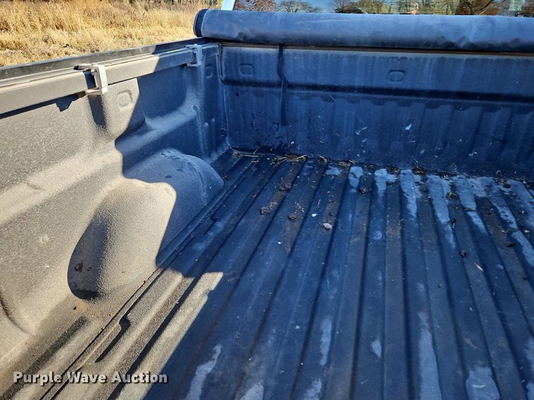 image for item LB9591 2017 Chevrolet Silverado 1500 LT  Crew Cab pickup truck