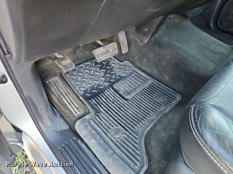 image for item LB9591 2017 Chevrolet Silverado 1500 LT  Crew Cab pickup truck