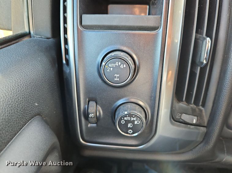 image for item LB9591 2017 Chevrolet Silverado 1500 LT  Crew Cab pickup truck