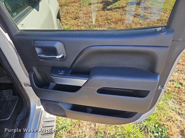 image for item LB9591 2017 Chevrolet Silverado 1500 LT  Crew Cab pickup truck