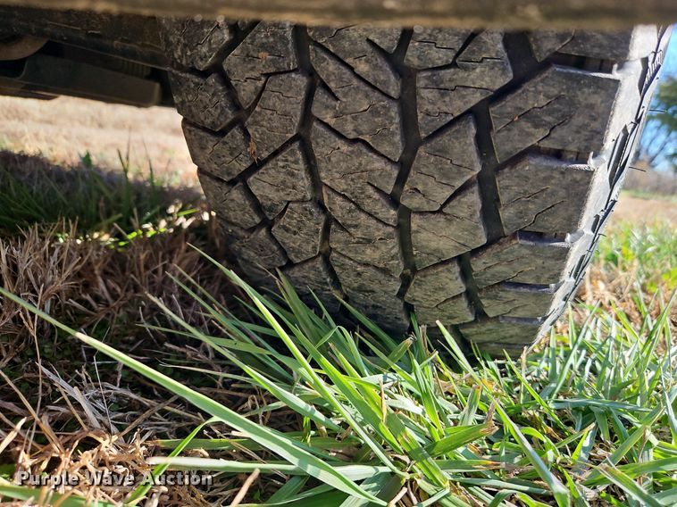 image for item LB9591 2017 Chevrolet Silverado 1500 LT  Crew Cab pickup truck