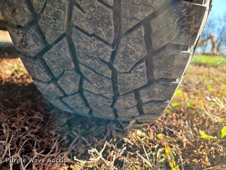 image for item LB9591 2017 Chevrolet Silverado 1500 LT  Crew Cab pickup truck