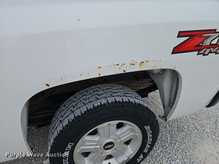 image for item LB9594 2010 Chevrolet Silverado 1500 Z71  pickup truck