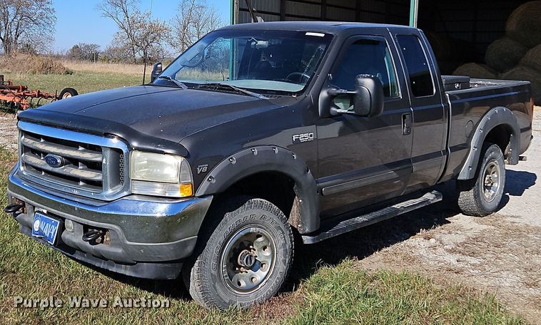 image for item LB9600 2002 Ford F250 Super Duty  SuperCab pickup truck