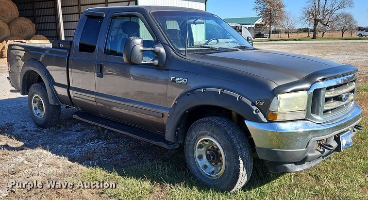 image for item LB9600 2002 Ford F250 Super Duty  SuperCab pickup truck