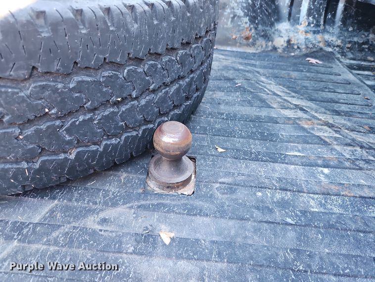 image for item LB9600 2002 Ford F250 Super Duty  SuperCab pickup truck