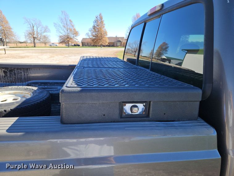 image for item LB9600 2002 Ford F250 Super Duty  SuperCab pickup truck