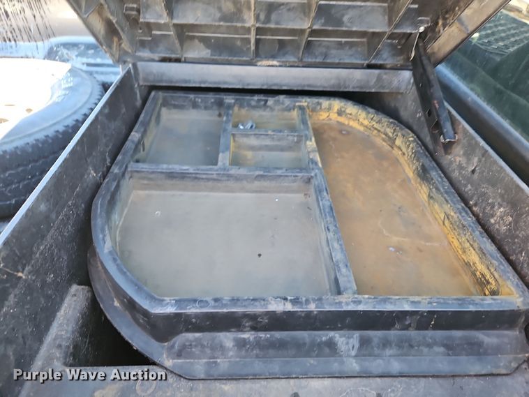 image for item LB9600 2002 Ford F250 Super Duty  SuperCab pickup truck