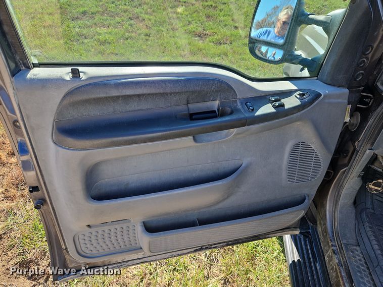 image for item LB9600 2002 Ford F250 Super Duty  SuperCab pickup truck