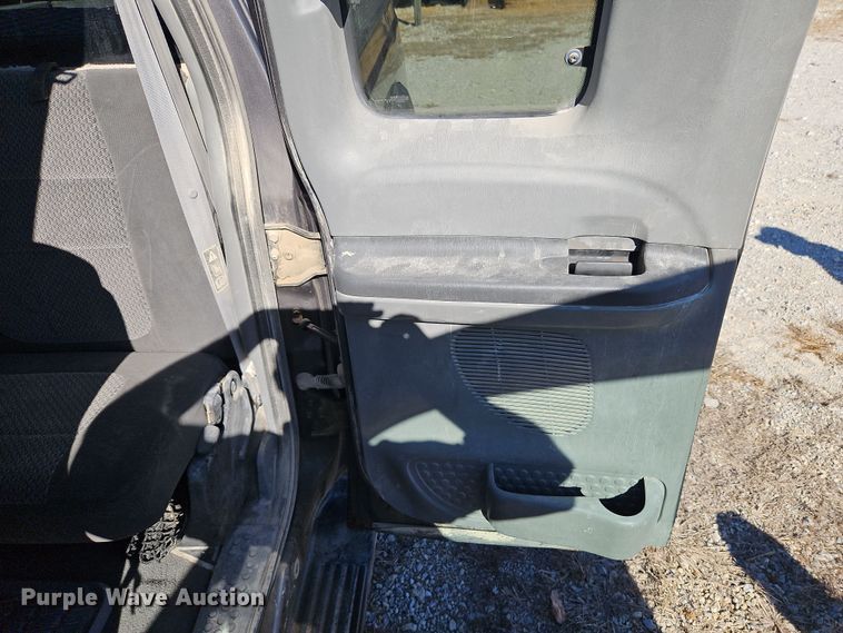 image for item LB9600 2002 Ford F250 Super Duty  SuperCab pickup truck