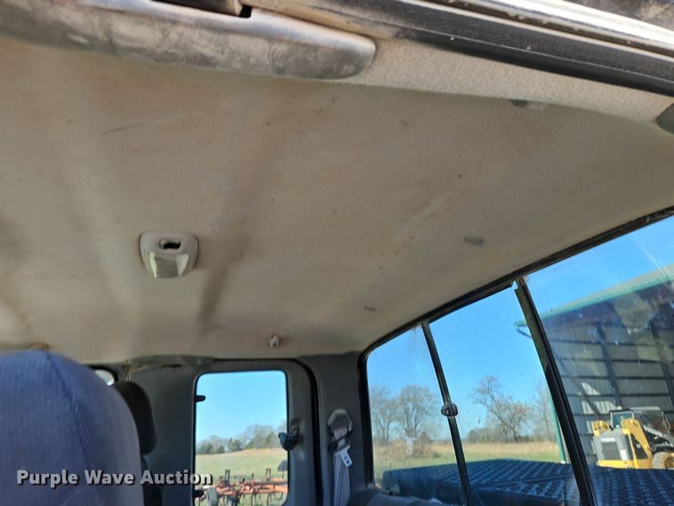 image for item LB9600 2002 Ford F250 Super Duty  SuperCab pickup truck