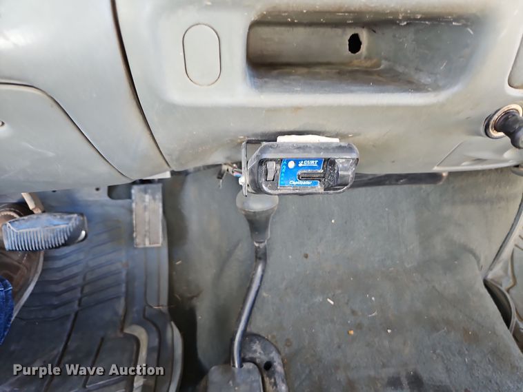 image for item LB9600 2002 Ford F250 Super Duty  SuperCab pickup truck