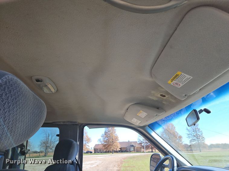 image for item LB9600 2002 Ford F250 Super Duty  SuperCab pickup truck