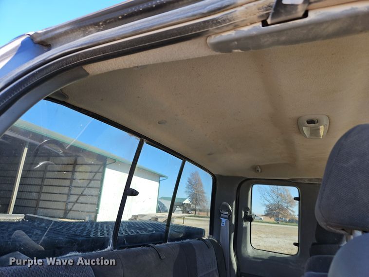 image for item LB9600 2002 Ford F250 Super Duty  SuperCab pickup truck