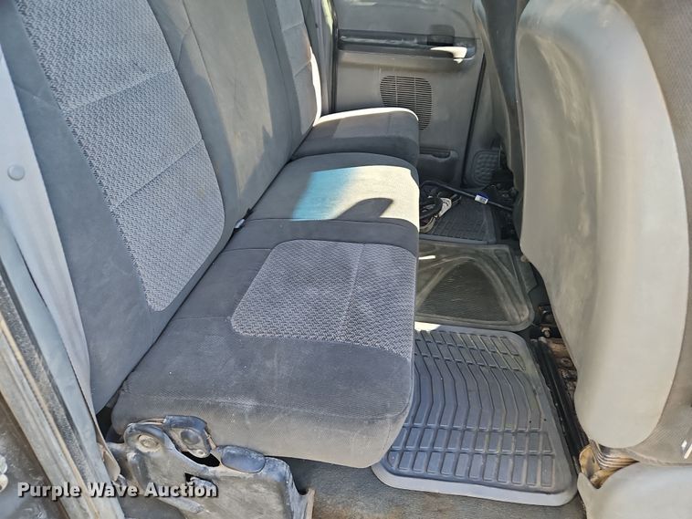 image for item LB9600 2002 Ford F250 Super Duty  SuperCab pickup truck