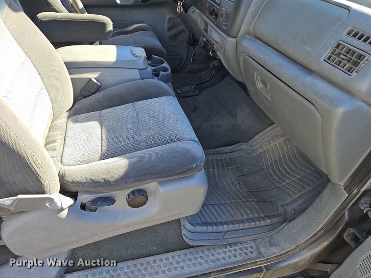 image for item LB9600 2002 Ford F250 Super Duty  SuperCab pickup truck