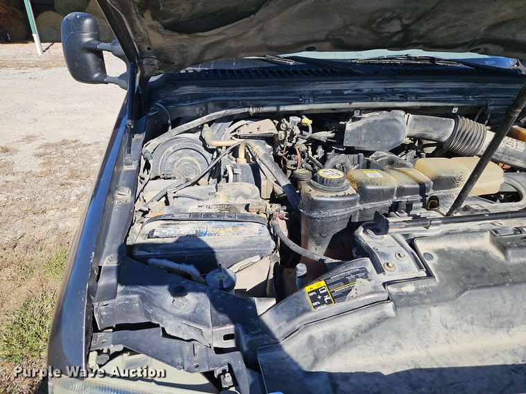 image for item LB9600 2002 Ford F250 Super Duty  SuperCab pickup truck